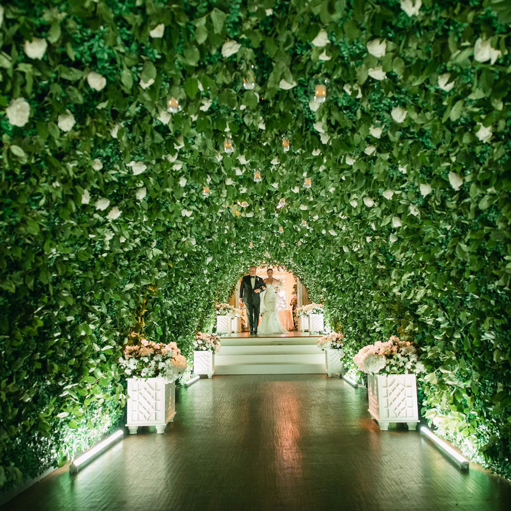 Wedding ceremony florals by Bella Flora of Dallas